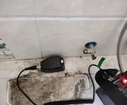 新建屋顶漏水维修公司分享下卫生间漏水的危害及解决方法